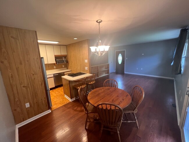 Building Photo - 536 Millshire Dr