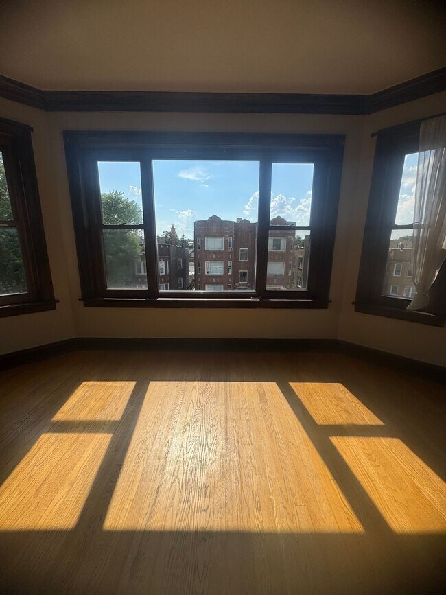Foto del edificio - 8141 S Marshfield Ave