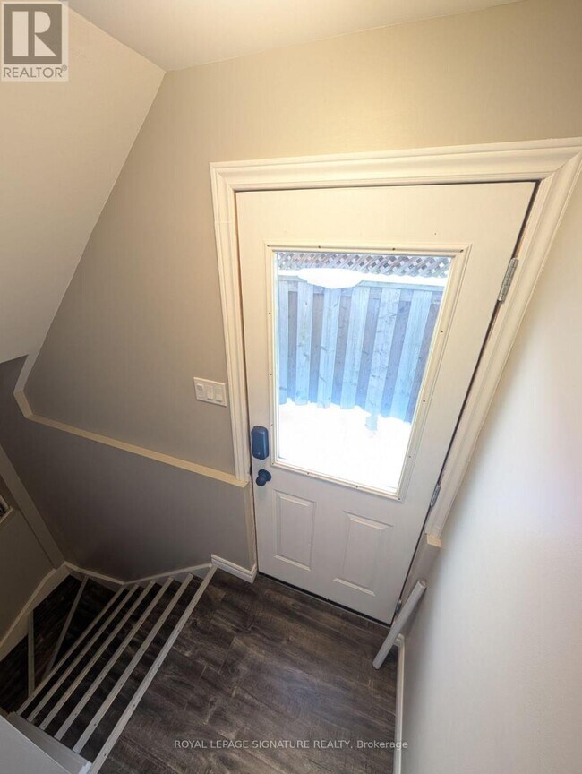 Photo du bâtiment - 87 Boulder Crescent