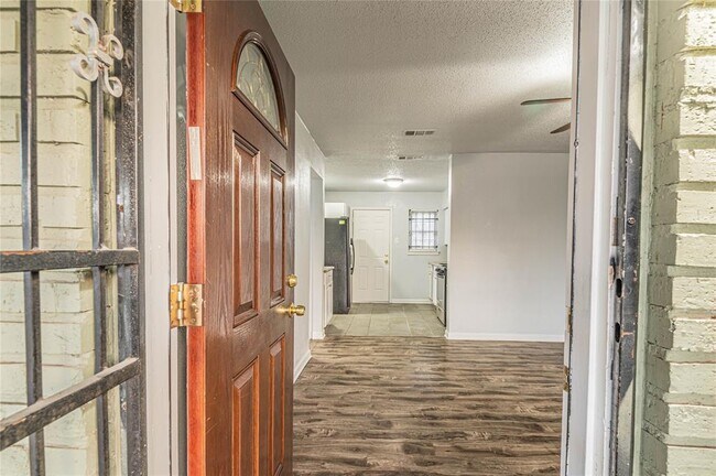 Foto del edificio - 10409 Chesterfield Dr