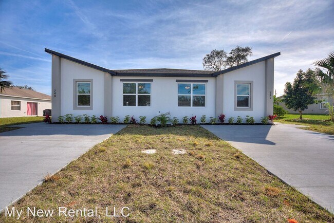 Building Photo - 3 br, 2 bath House - 742 Fraser Court