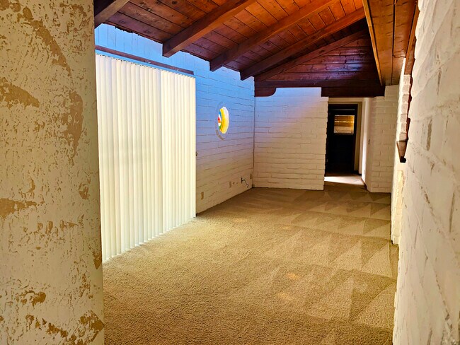Building Photo - 2835 Verda Ave