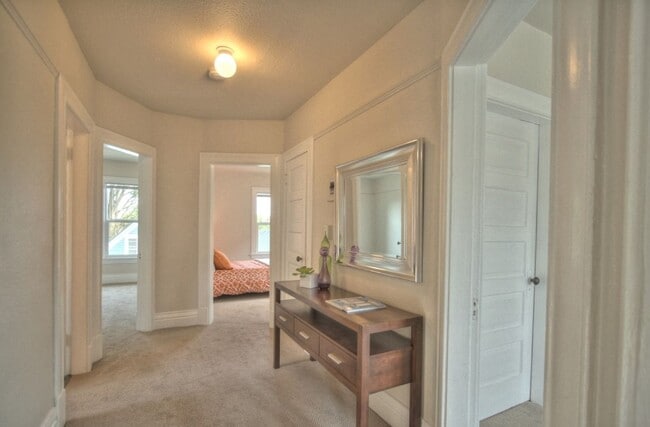 Photo - 620 Malden Ave E Apartment