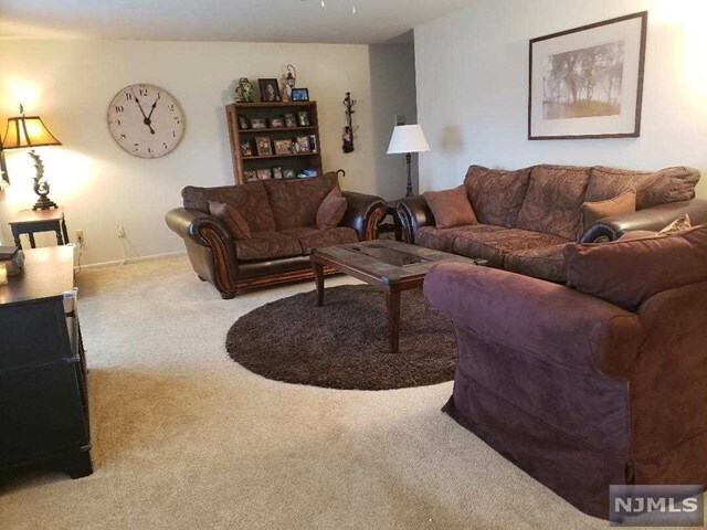 Foto del edificio - 30 Chapel Hill Rd