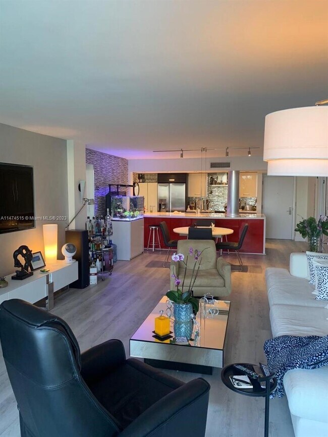Foto del edificio - 801 N Venetian Dr