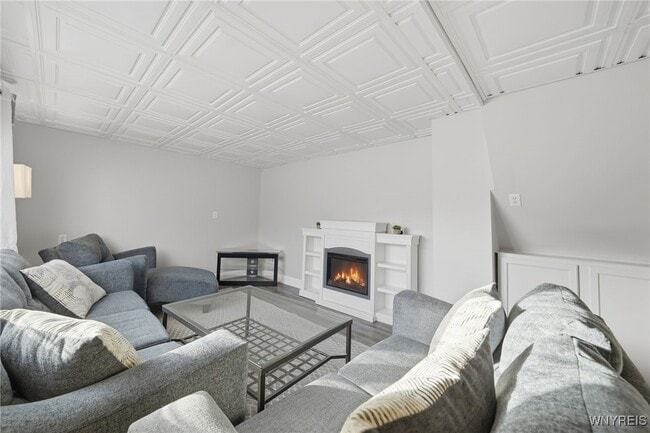 Foto del edificio - 151 Conant Dr