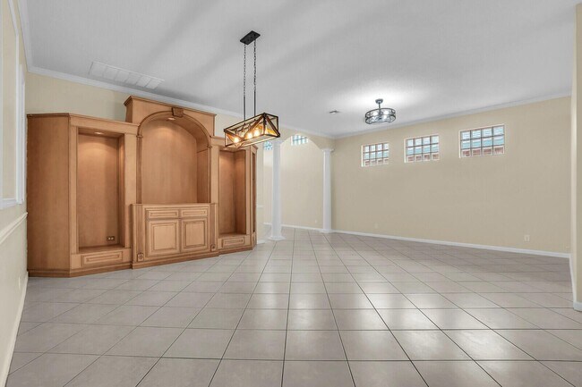 Foto del edificio - 1649 Ballantrae Blvd N