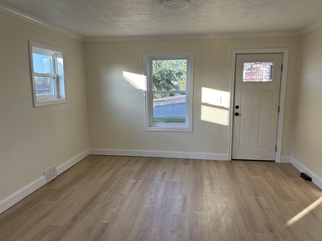 208 Pross St, Weirton, WV 26062 House Rental in Weirton, WV