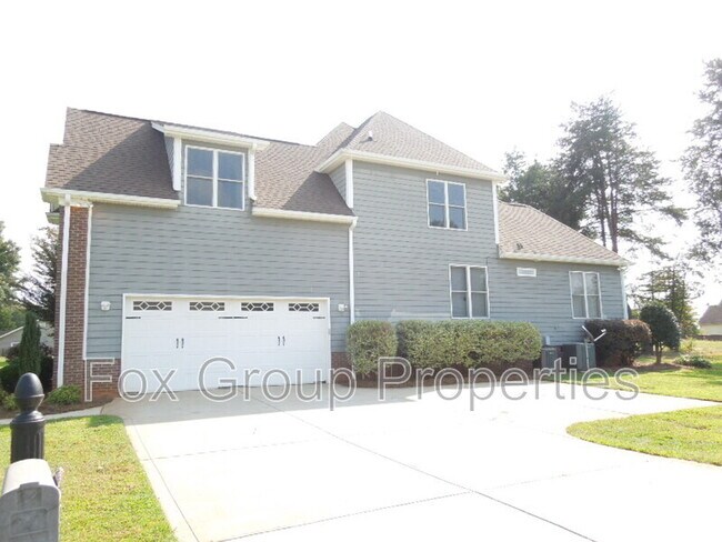 Foto del edificio - 7919 Mountain Shore Dr