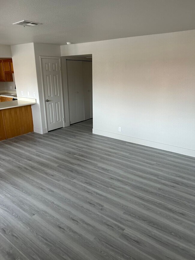 Foto del edificio - ***Rock Springs 2 Upper Level, Unfurnished, 2 Bedroom, 2 Bath Condo***