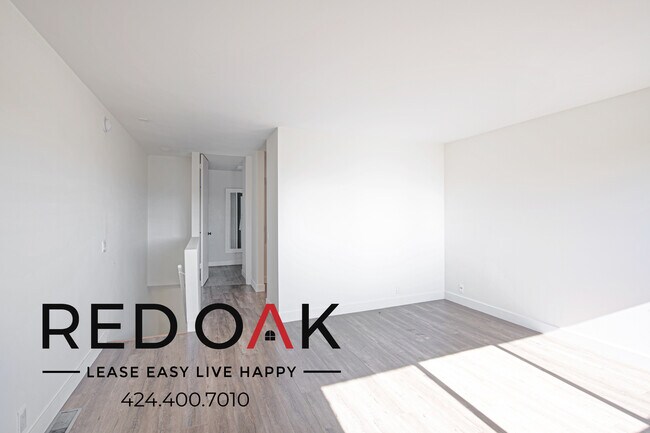 Building Photo - Spacious Two Story Updated One Bedroom wit...