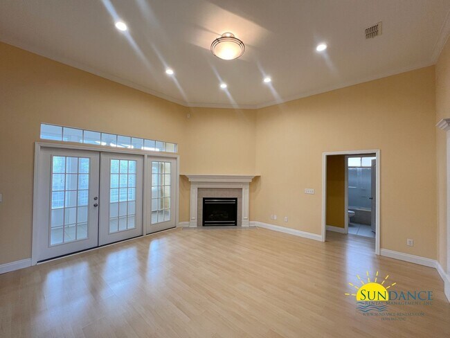 Building Photo - Spacious 3-Bedroom Home with Florida Room in the Heart of Fort Walton Beach!