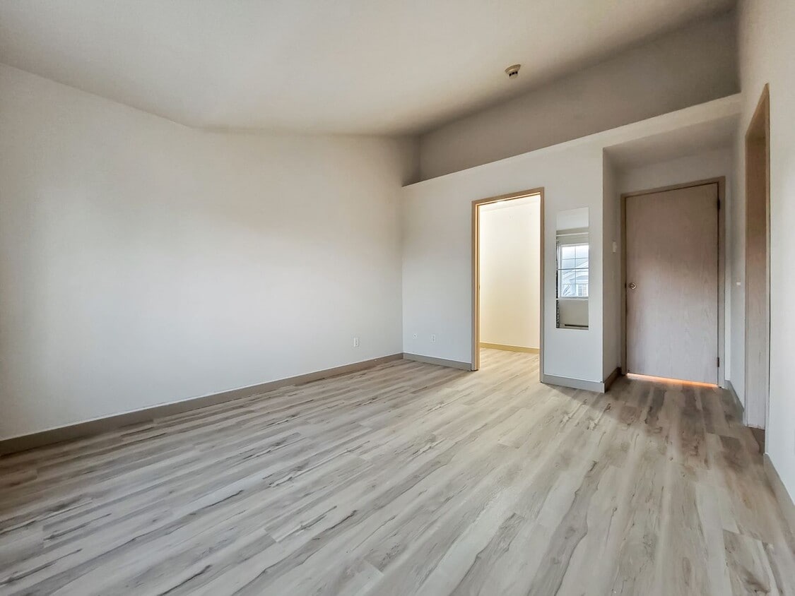 Kent East Hill Townhome with Garage & Patio - Kent East Hill Townhome with Garage & Patio