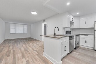 Building Photo - 1805 Sans Souci Blvd