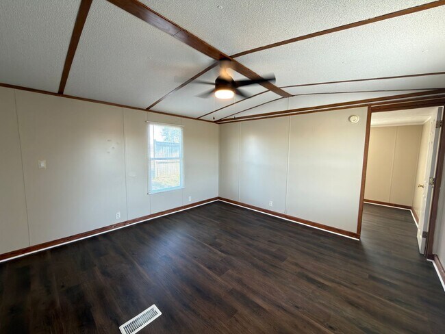 Foto del edificio - 963 N Bucks Pocket Rd SE