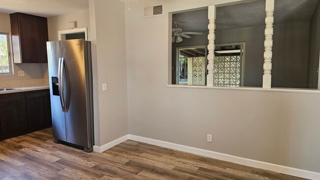 Building Photo - 3bed room 2 bath House in Escondido