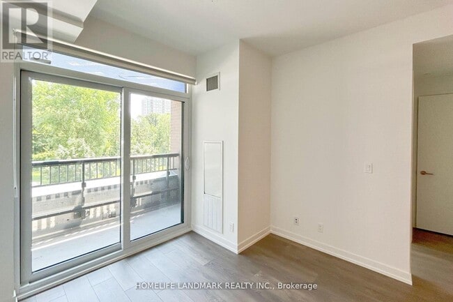 Building Photo - 8 Beverley Glen Blvd
