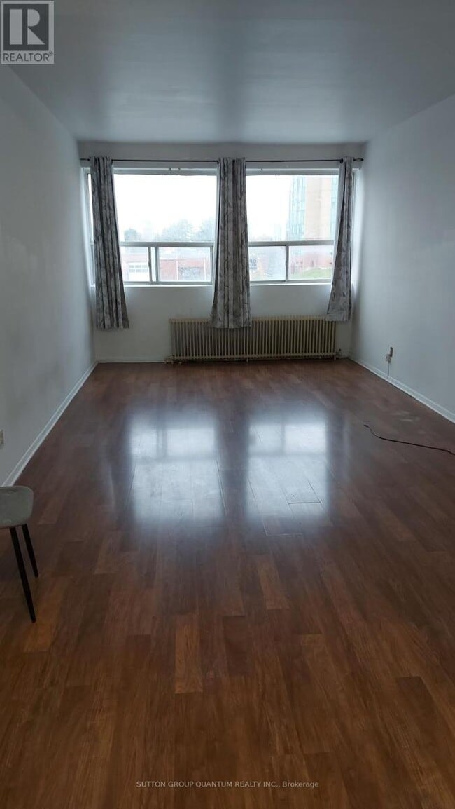 Building Photo - 2881 Lawrence Ave E