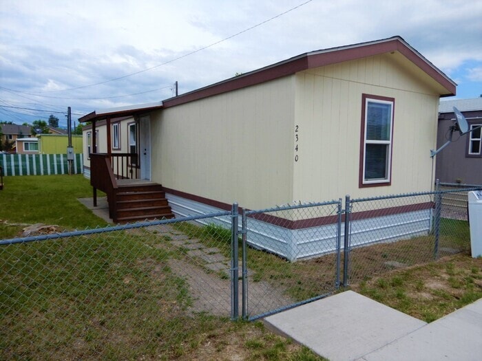 Primary Photo - 2340 Strand Ave