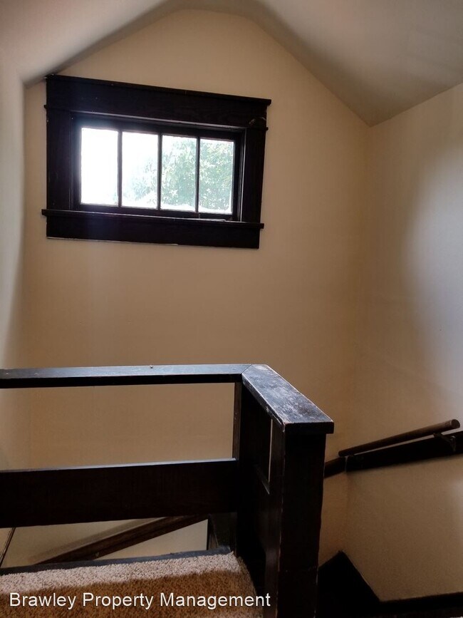 Foto del edificio - 5 br, 2.5 bath House - 408 E. Cottage Grov...