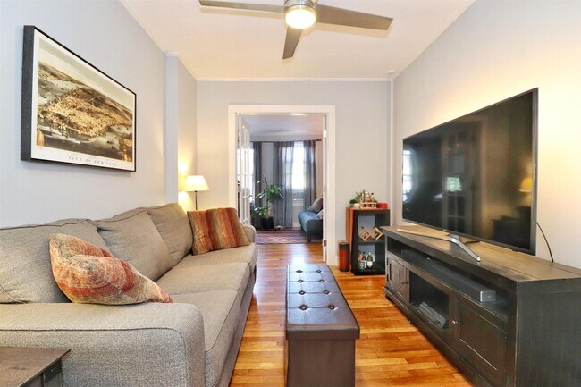 Foto del edificio - 63 Laidlaw Ave