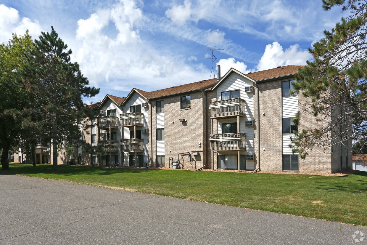 Norway Pines 201 5th Ave E Sartell, MN Apartments for Rent in
