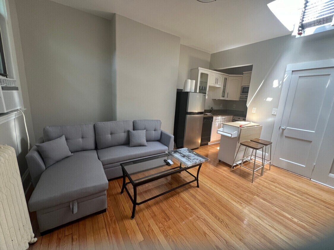 *Pictures are representative samples of the advertised unit. In some cases, the actual units you tou - 10 Isabella St