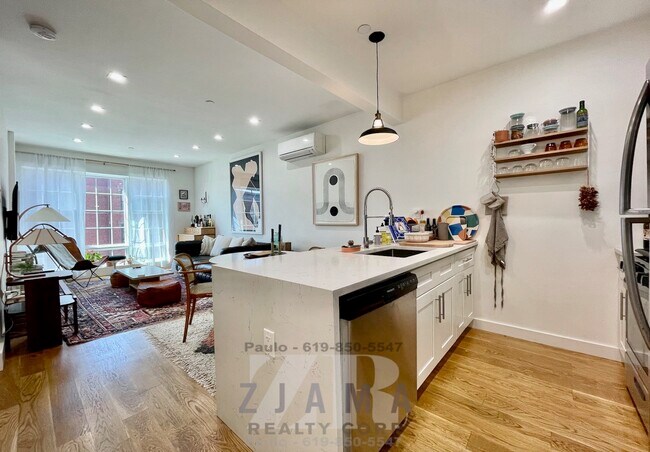 Foto del edificio - 731 Greene Ave