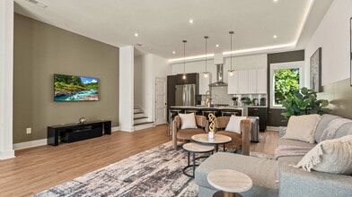 Building Photo - 1733 N Fitzhugh Ave