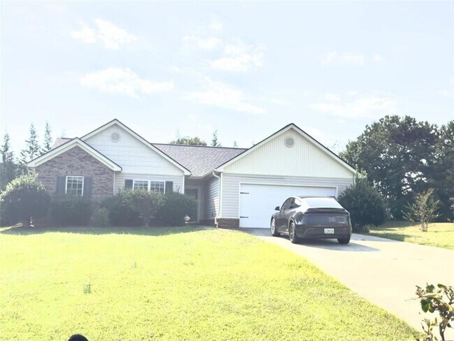 Building Photo - 211 Lucas Way