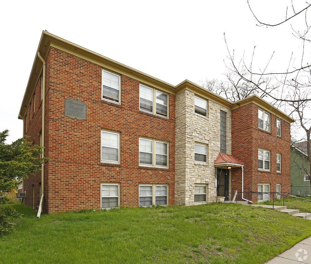 Building Photo - 1617 Sherburne Ave