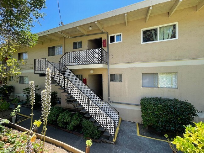 Foto del edificio - 129-191 Hilborn St