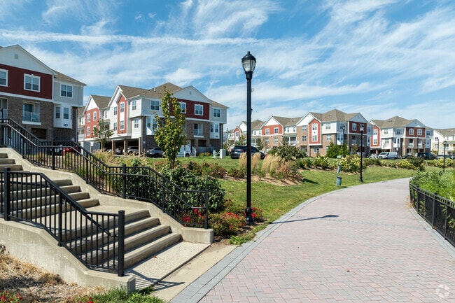 Building Photo - Harbortown Terrace
