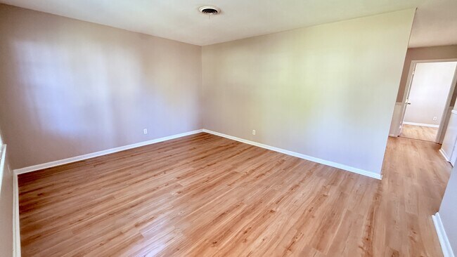 Foto del edificio - 105 Superior Ave SE