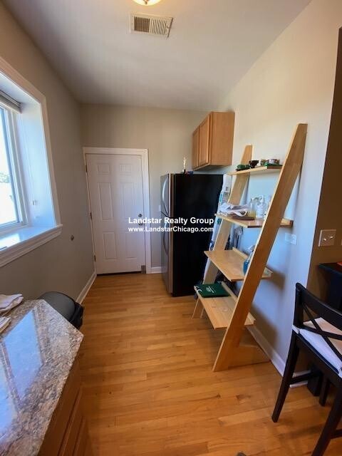 Foto del edificio - 4018 N Albany Ave