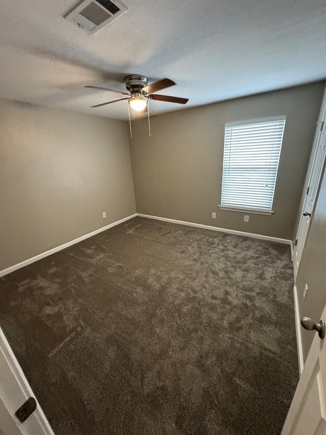 Foto del edificio - 1324 Harless Ave