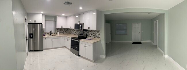 Foto del edificio - 4615 Melaleuca Ln