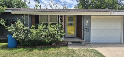 Building Photo - 2485 Baylor Ave