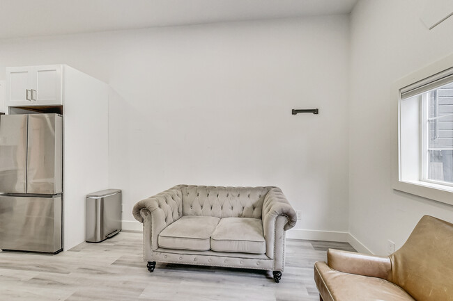 Foto del edificio - 815 Oak St