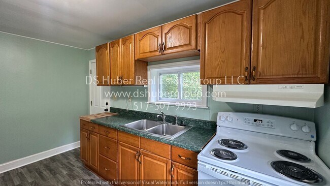 Foto del edificio - 6244 Grovenburg Rd