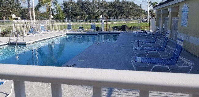 Foto del edificio - 437 Vista Isles Dr