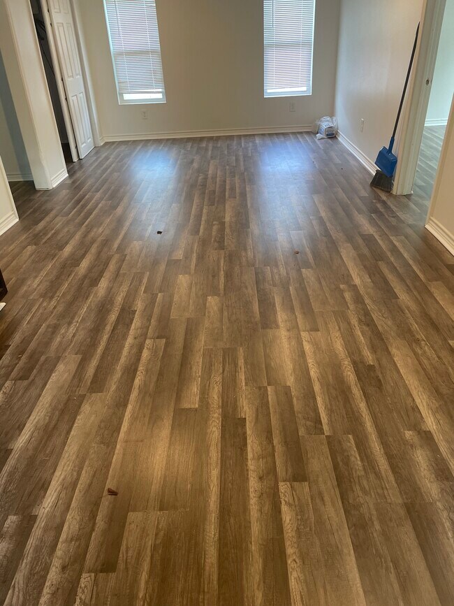 Foto del edificio - 1410A 15th St