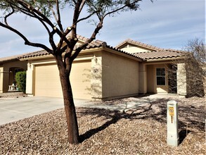 Building Photo - 1478 E Poncho Ln