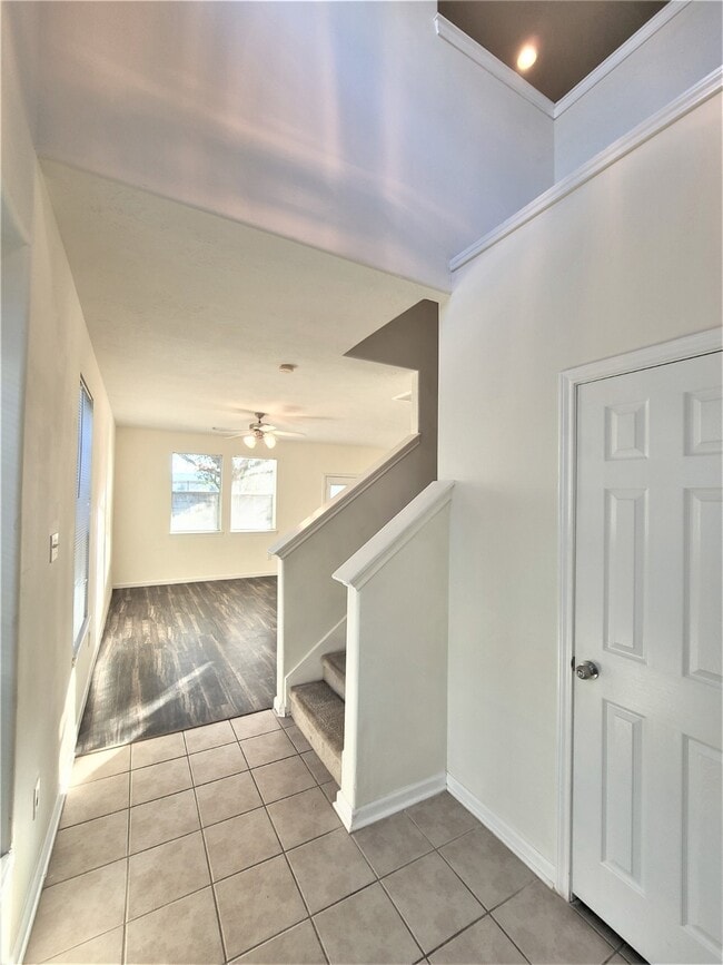 Building Photo - 210 Drake Run Ln