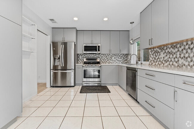Building Photo - 10341 Canoga Ave