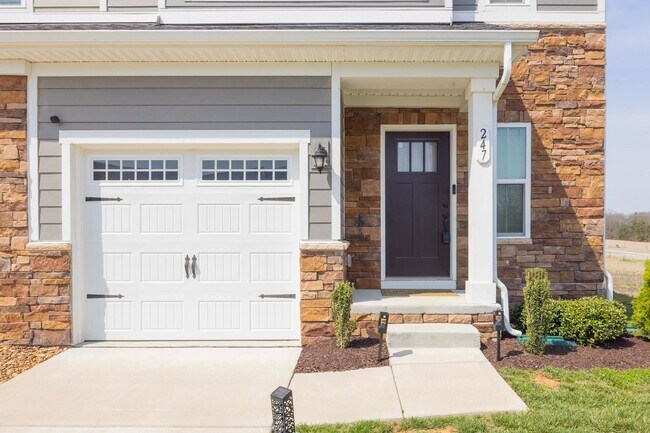 Foto del edificio - 247 Pryor Dr