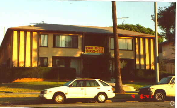 Foto del edificio - 125 S LA FAYETTE PARK PL