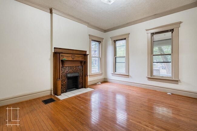 Building Photo - 836 Neil Ave