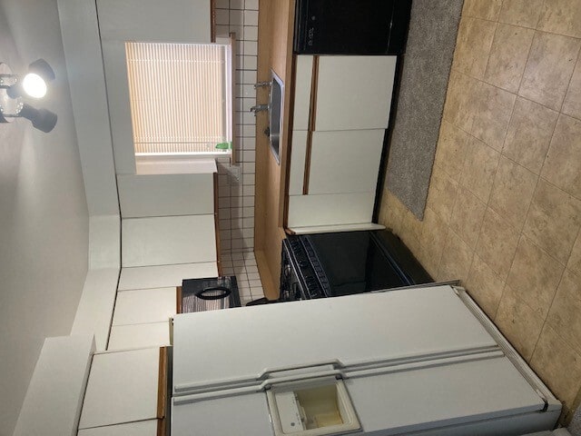 Kitchen - 2257 Strahle St