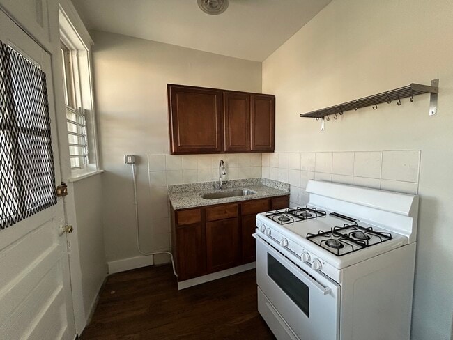 Building Photo - 2659 N Spaulding Ave